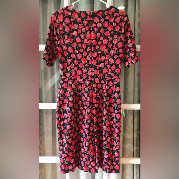 Lands’ End size 4 women’s navy blue dress, red tulips and flowers, pockets! NWOT - Picture 3 of 14